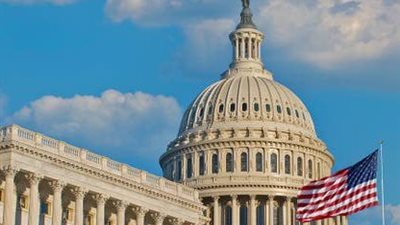 تمرد داخل الديمقراطيين.. غضب يطالب بإزاحة شومر بعد رضوخ مهين لترامب