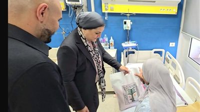 احتفالات أعياد الطفولة.. رئيسة المجلس القومي للطفولة والأمومة تلتقي أطفال مستشفى أبو الريش الياباني