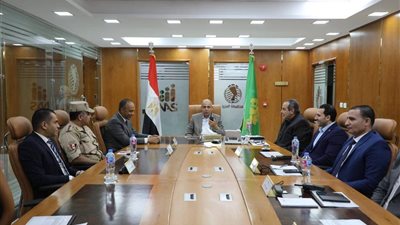 اليوم الثاني لانتخابات مجلس النواب 2025.. محافظ المنيا يؤكد انتظام العملية الانتخابية