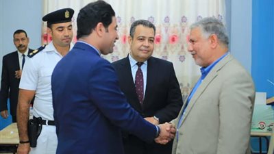 نائب محافظ سوهاج يتفقد اللجان الانتخابية قبل غلق صناديق الاقتراع