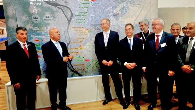 جانب من تسليم مسار