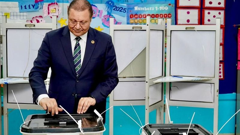 الدكتور أحمد طه