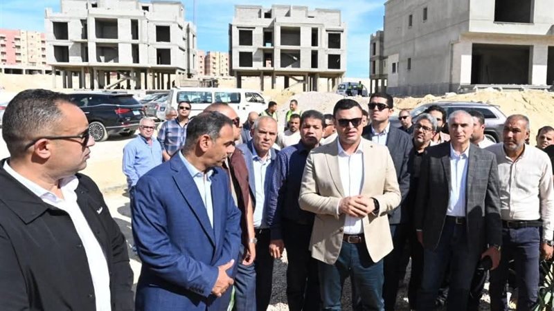 وزير الإسكان 