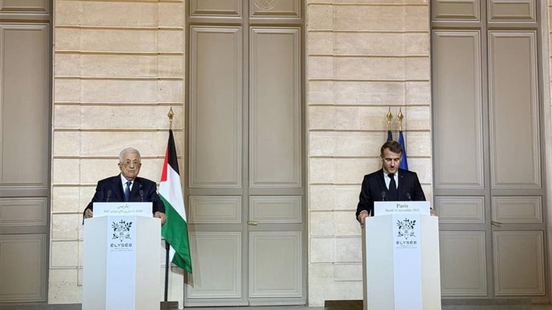 ماكرون وعباس