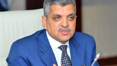 الفريق أسامة ربيع: ظهور أول سفينة قادمة من باب المندب يعكس أن المنطقة أصبحت آمنة