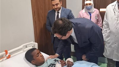 بعد حادث طريق إسنا.. وزير الثقافة يتابع الحالة الصحية لطلاب أسوان