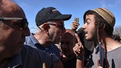 تصاعد الغضب داخل الحكومة الإسرائيلية من عنف المستوطنين: انتقادات علنية وتحذيرات من تداعيات خطيرة