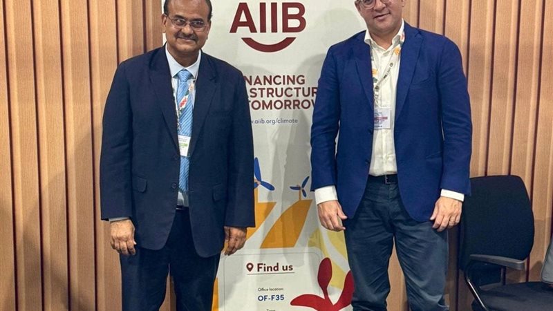 وزير المالية خلال