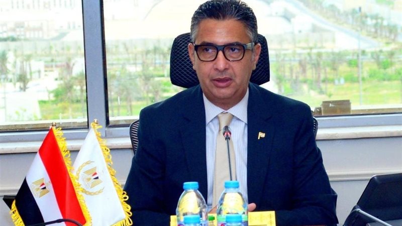  الدكتور شريف فاروق