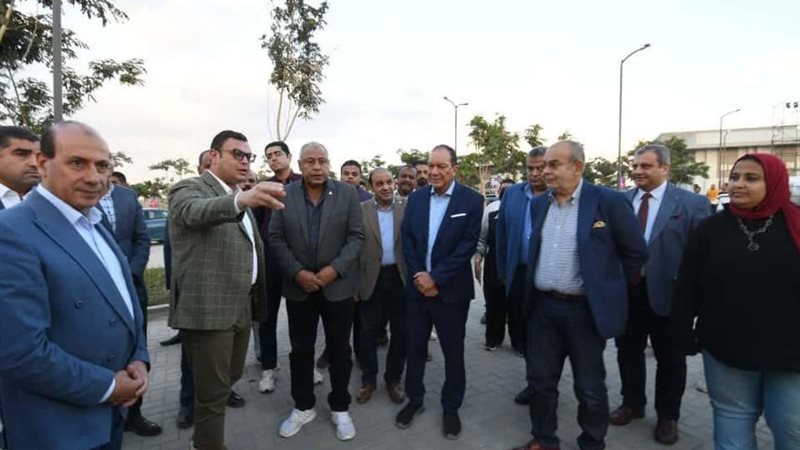 وزير الإسكان يتفقد