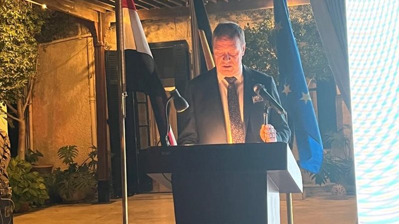 السفير دي جروف 