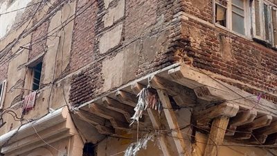 انهيار جزئي بعقار قديم بالإسكندرية دون إصابات