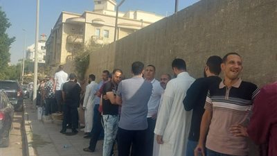 استمرار توافد أبناء الجالية المصرية في جدة للإدلاء بأصواتهم في انتخابات النواب