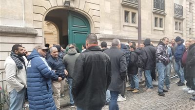 المصريين في فرنسا يواصلون الإدلاء بأصواتهم في أول أيام تصويت المصريين بالخارج