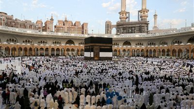 أسعار برامج ومستويات حج الجمعيات الأهلية لموسم 1447 – 2026 (تفاصيل)