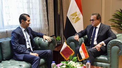 وزير الصحة يبحث مع سفير قطر سبل تعزيز التعاون في المجالات الصحية