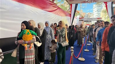 انتخابات مجلس النواب.. توافد كثيف للمواطنين على مدرسة الشهيد أحمد بلال بفاقوس