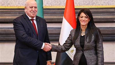 رانيا المشاط: الشركات المصرية تقوم بدور محوري في دفع التنمية بالجزائر