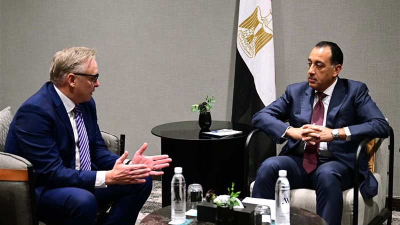 مصطفى مدبولي وستيوارت