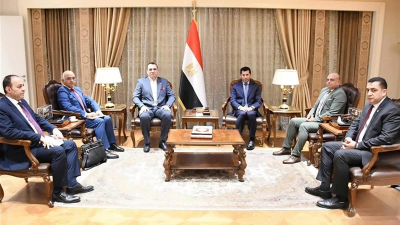 وزير الشباب والرياضة