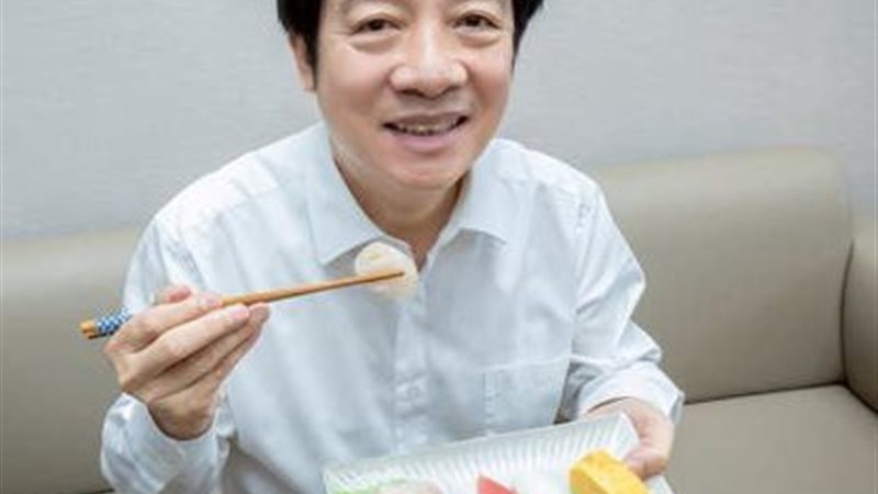 رئيس تايوان يأكل السوشي 