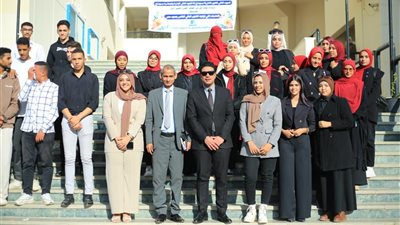 نائب محافظ سوهاج يلتقي طلاب المعهد العالي للعلوم الإدارية ويشدد على دعم المشروعات الصغيرة.. صور 