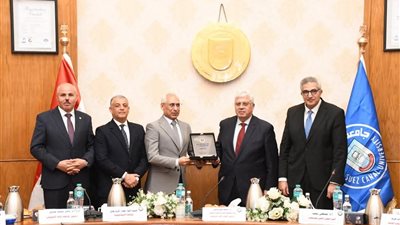 جامعة المنيا تحصد المركز الثاني كأفضل جامعة صديقة للبيئة 2024/2025