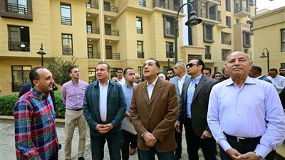 مدبولي يوجه بتسليم الوحدات السكنية في 