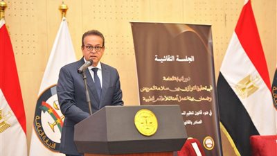 وزير الصحة: لن نتهاون في حقوق الفرق الطبية