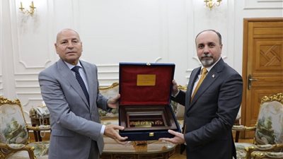 محافظ القاهرة يبحث مع محافظ بغداد بالعراق التعاون وتبادل الخبرات في تطوير المدن