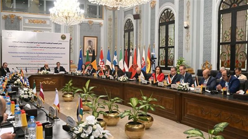 جانب من الاجتماعات