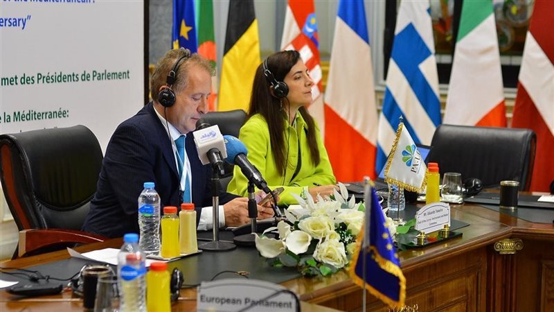 جانب من اجتماع 