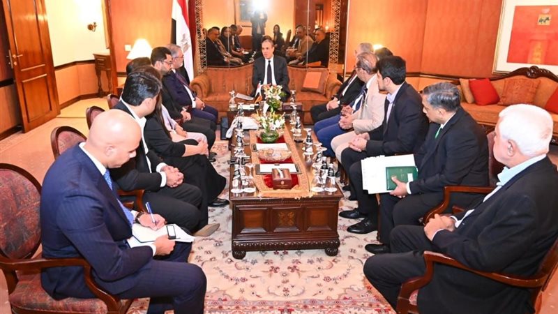 جانب من اجتماع وزير