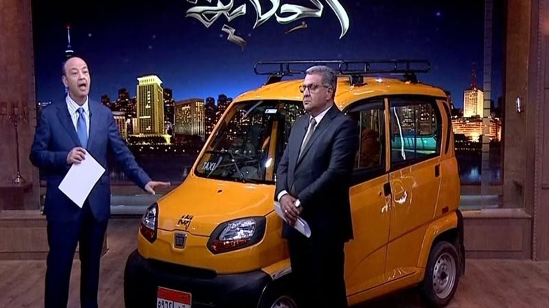 عمرو أديب يستعرض