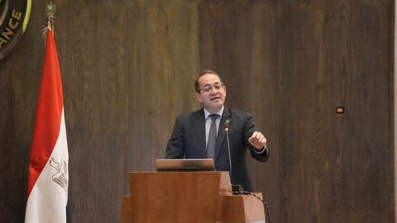 وزير المالية 