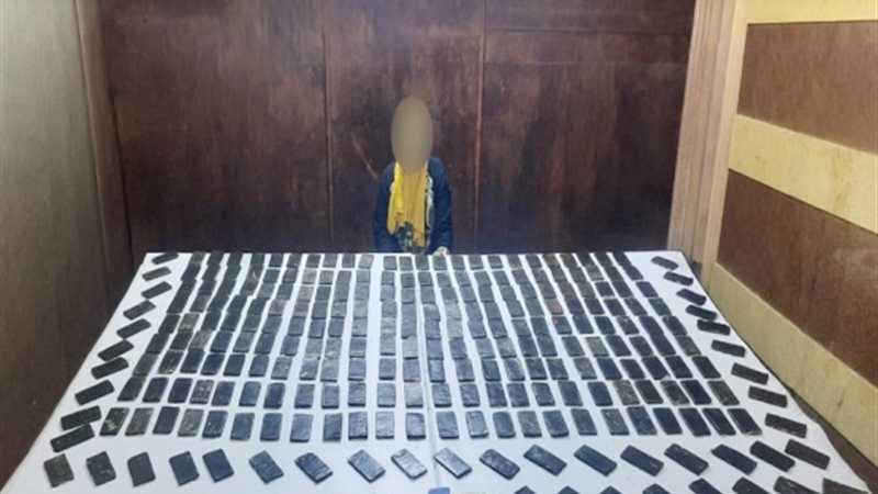 أحد المتهمين والمضبوطات