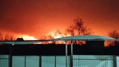 هجوم بطائرات مسيرة يشعل حريقاً واسعاً في ميناء روسي على بحر آزوف