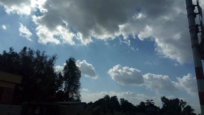 الأرصاد تحذر: سحب رعدية وأمطار تمتد للداخل مع نشاط الرياح وبرق ورعد