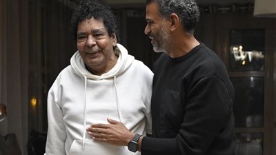 إيهاب عبد الواحد ينشر فيديو احتفال بنجاح أغنية فيلم 