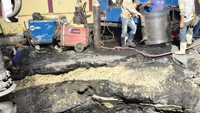 عودة المياه تدريجياً بعد إصلاح كسر خط المياه أمام مستشفى أم المصريين