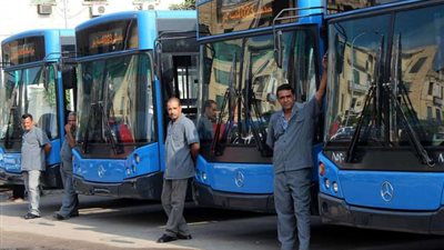 تذاكر تذاكر.. نهاية زمن الكمسري بالنقل العام.. التذكرة الإلكترونية تطوير أم شطب وظائف عتيقة؟