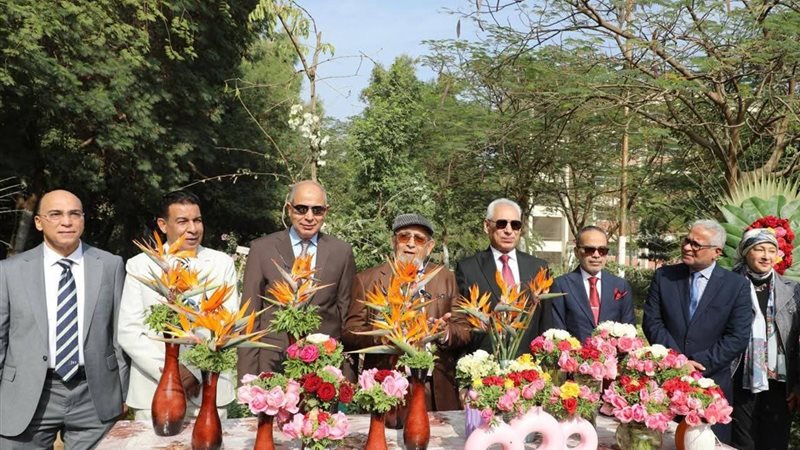 أثناء الافتتاح 