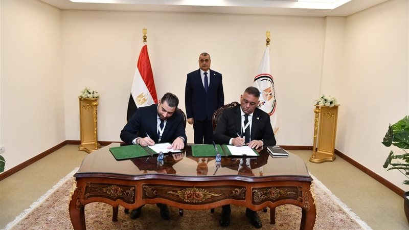 أثناء التوقيع 