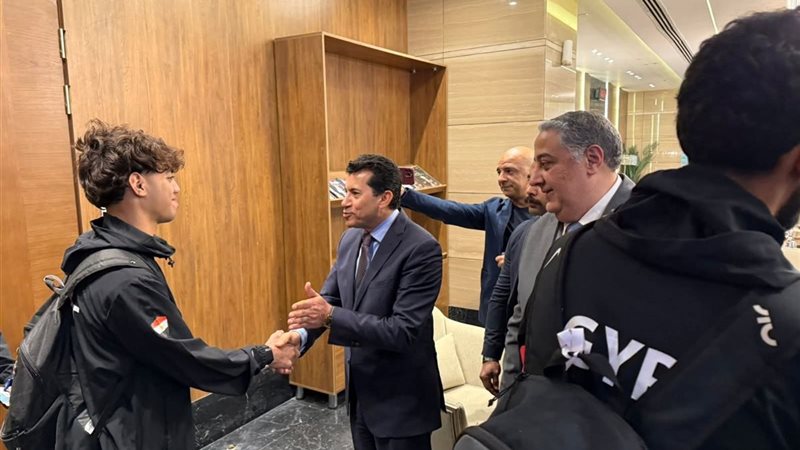 وزير الشباب والرياضة