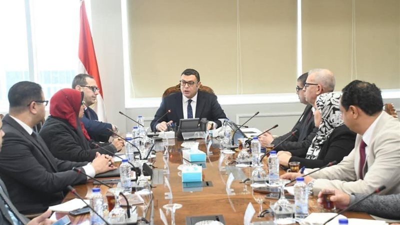 وزير الإسكان 