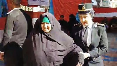 الشرطة النسائية تتصدر المشهد بسوهاج وتدعم مشاركة السيدات في انتخابات الدوائر الملغاة