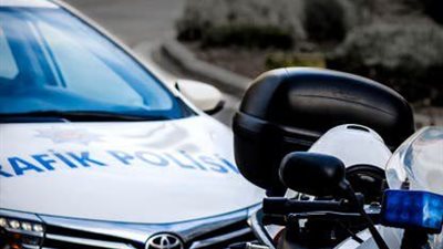 فضيحة إعلامية تهز تركيا.. اعتقال مذيع Habertürk البارز في قضية مخدرات