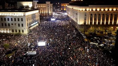 استقالة تهز بلغاريا.. رئيس الوزراء يغادر منصبه وسط أعنف احتجاجات منذ سنوات