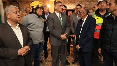 محافظ الجيزة يتفقد موقع حادث عقار إمبابة ويوجه بتوفير أوجه الرعاية الطبية