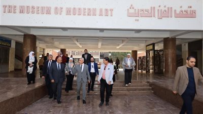 رئيس جامعة المنيا يتفقد متحف الفن الحديث ويبحث إنشاء متحف حضاري